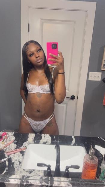 Dymond, 30  female escort, Little Rock