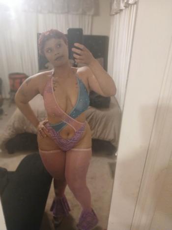 Red, 23  female escort, Little Rock