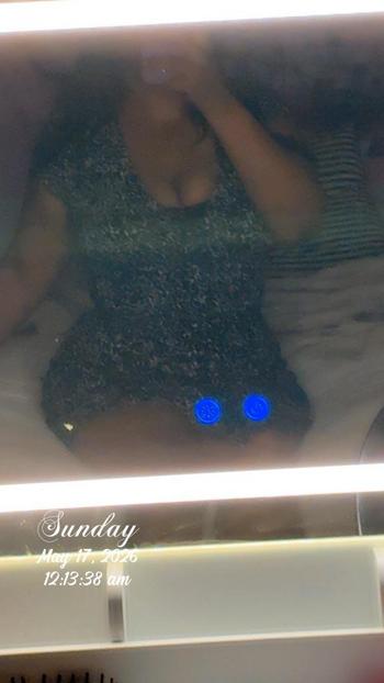 Linda , 21  female escort, Little Rock