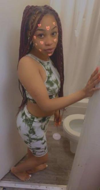 240-945-0655, 25  female escort, Little Rock